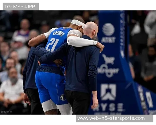 基德透露埃克萨姆因伤缺席训练加福德恢复良好已能进行跑步训练