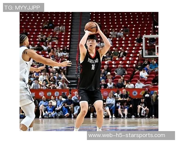 小杨最后时刻登场斯普利特状态低迷球队领先20分优势明显