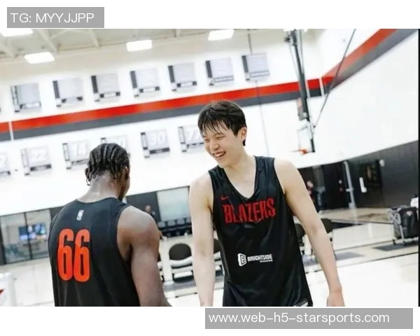 杨瀚森顺利通过脑震荡检查开拓者队士气恢复无碍继续征战